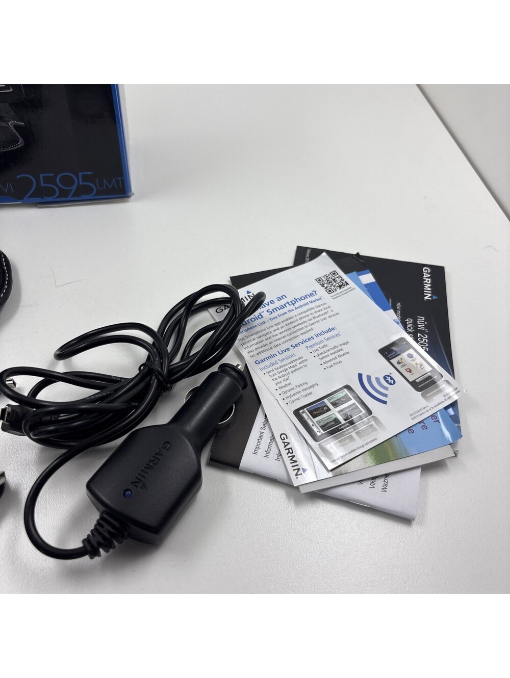 GPS Garmin Nuvi 2595 LMT 2026 Maps US Canada Traffic Bundle - Picture 2 of 8